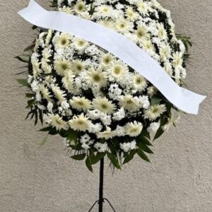 Beyaz tonlarda ayaklı ferforje