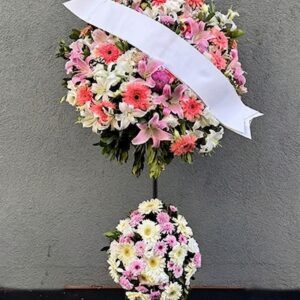 Pembe Çiçeklerden Ayaklı Ferforje